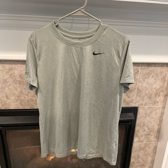 The Nike Tee - Picture 1 of 3